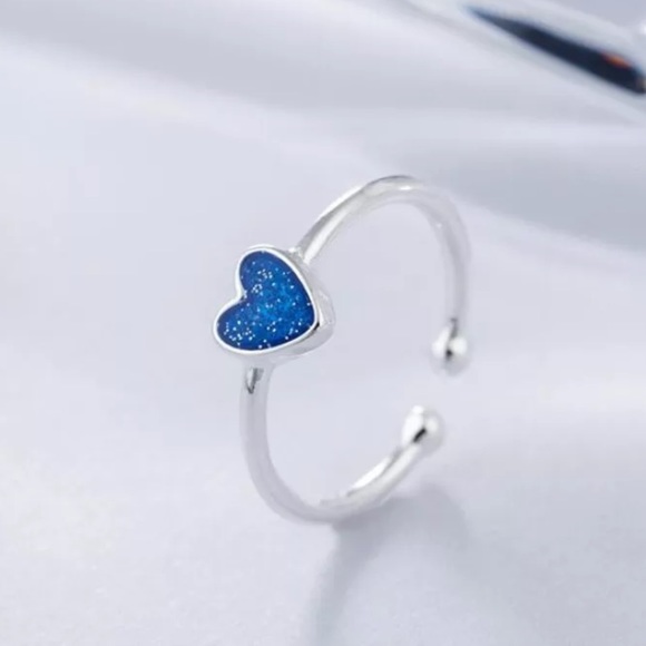 💙 Sterling Silver Blue Heart Minimalist Ring 💙 - Picture 2 of 5